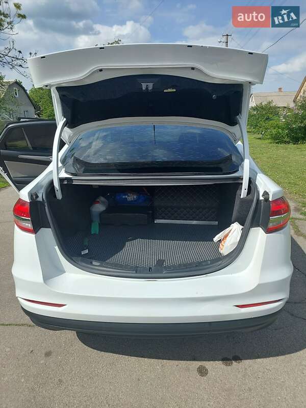 Седан Ford Fusion 2019 в Києві