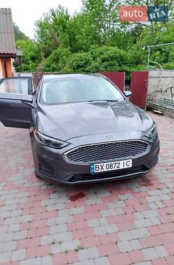 Седан Ford Fusion 2019 в 