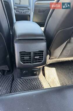 Седан Ford Fusion 2017 в 