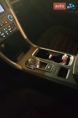 Седан Ford Fusion 2019 в 
