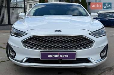 Седан Ford Fusion 2019 в 