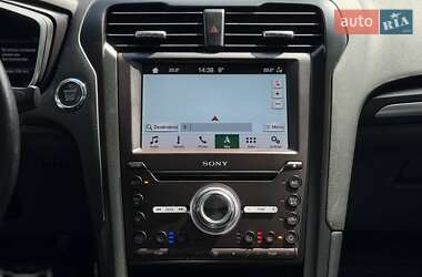 Седан Ford Fusion 2019 в 