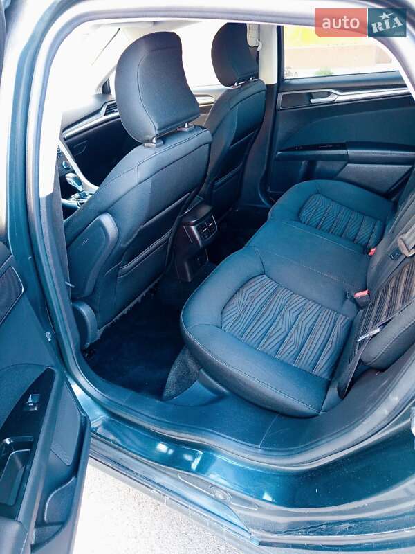 Седан Ford Fusion 2016 в Чернігові