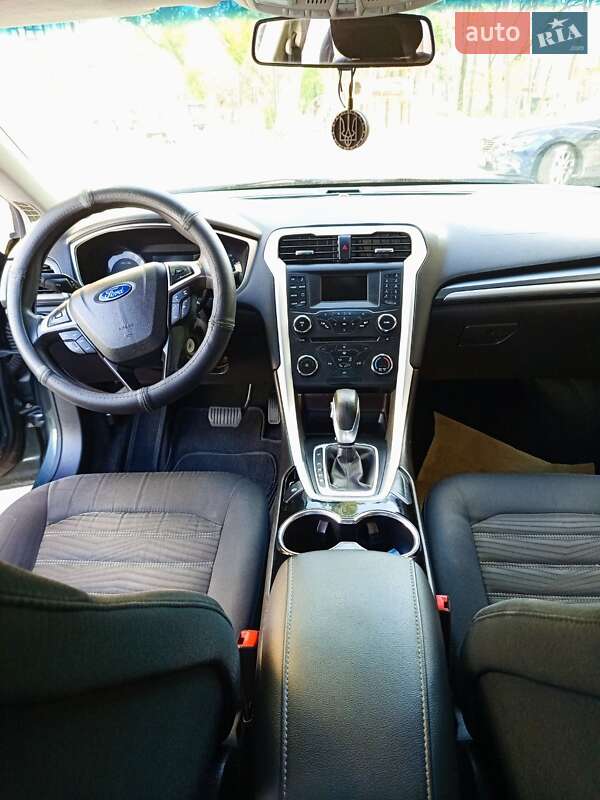 Седан Ford Fusion 2016 в Чернігові