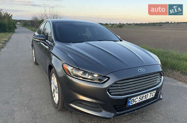 Седан Ford Fusion 2016 в Рокитному