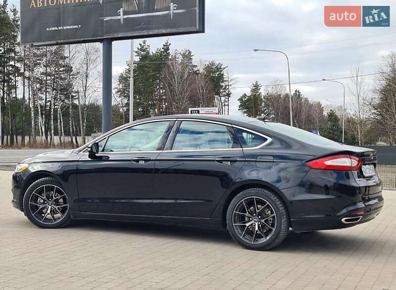 Седан Ford Fusion 2015 в 