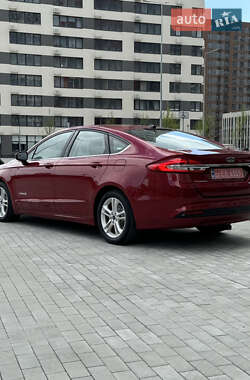 Седан Ford Fusion 2017 в 