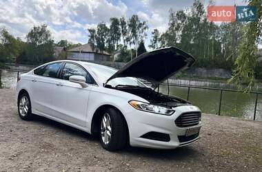 Седан Ford Fusion 2015 в 