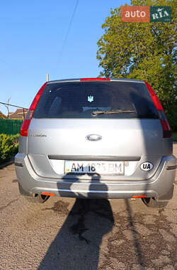 Хэтчбек Ford Fusion 2005 в 