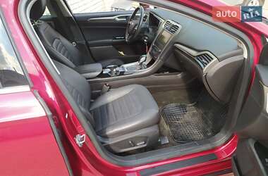 Седан Ford Fusion 2016 в 