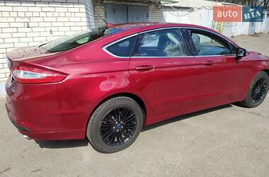 Седан Ford Fusion 2016 в 