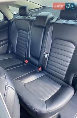 Седан Ford Fusion 2017 в 