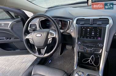 Седан Ford Fusion 2017 в 