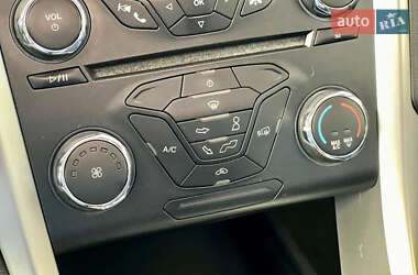 Седан Ford Fusion 2012 в 