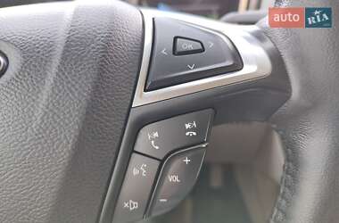 Седан Ford Fusion 2017 в 