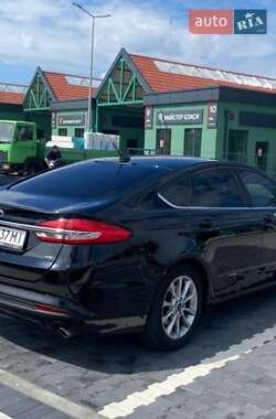 Седан Ford Fusion 2016 в 