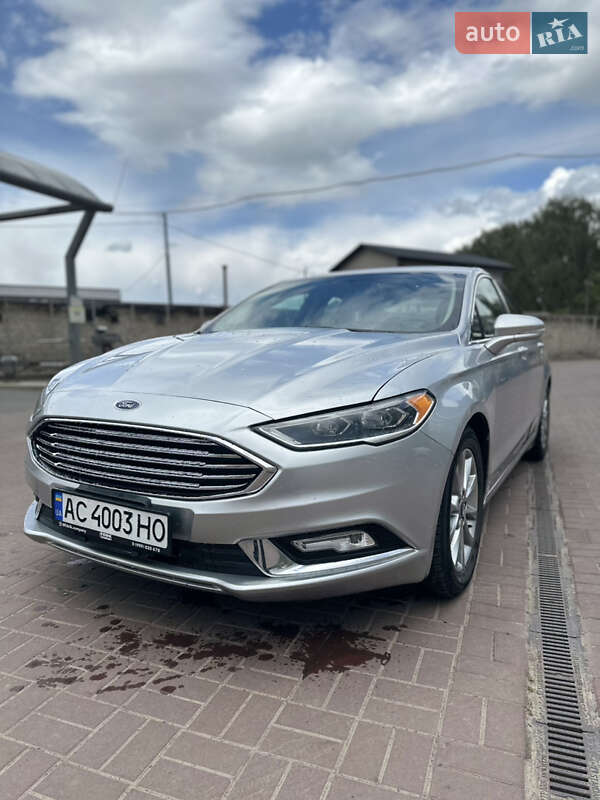 Седан Ford Fusion 2016 в 