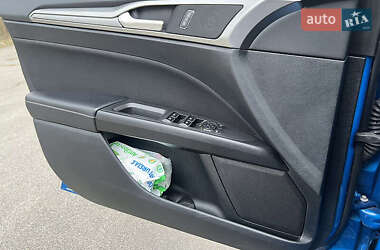 Седан Ford Fusion 2018 в 