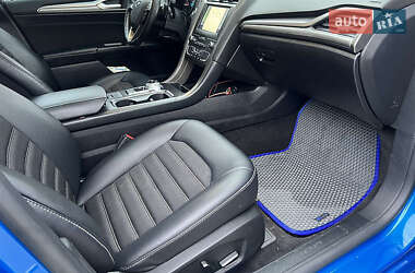Седан Ford Fusion 2018 в 