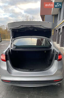 Седан Ford Fusion 2013 в 