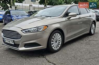 Седан Ford Fusion 2015 в 