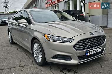 Седан Ford Fusion 2015 в 