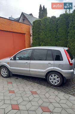 Хэтчбек Ford Fusion 2009 в 