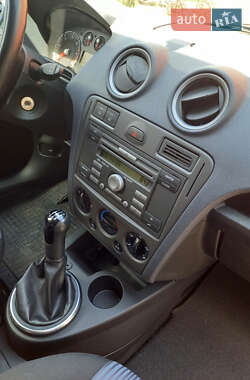 Хэтчбек Ford Fusion 2009 в 