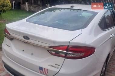 Седан Ford Fusion 2017 в 