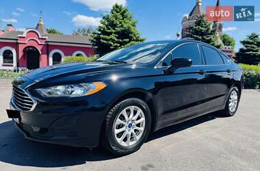 Седан Ford Fusion 2020 в 
