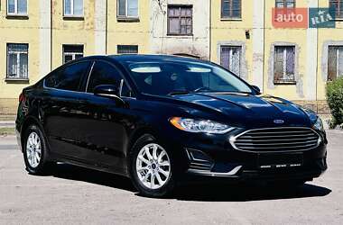 Седан Ford Fusion 2020 в 