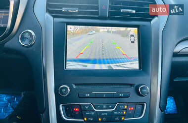 Седан Ford Fusion 2017 в 