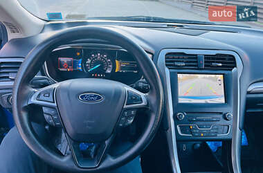 Седан Ford Fusion 2017 в 