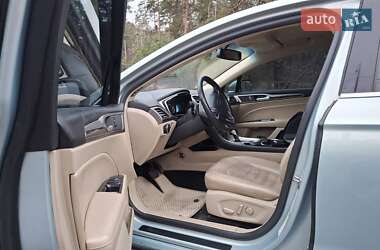 Седан Ford Fusion 2013 в 