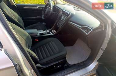 Седан Ford Fusion 2017 в 