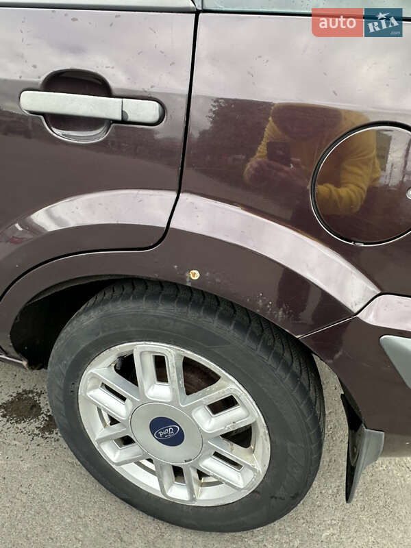 Хэтчбек Ford Fusion 2008 в Чернигове