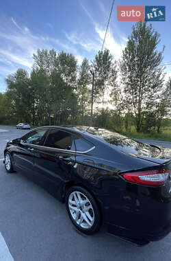 Седан Ford Fusion 2014 в 