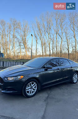 Седан Ford Fusion 2015 в 