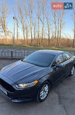 Седан Ford Fusion 2015 в 