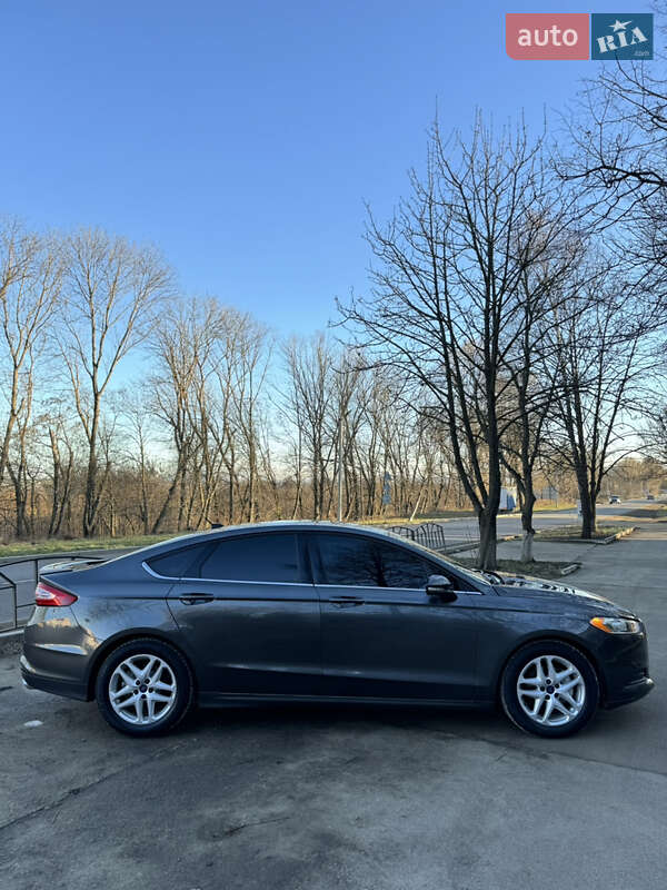 Седан Ford Fusion 2015 в Кицмани