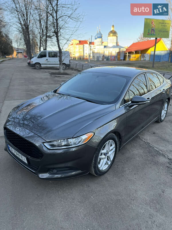 Седан Ford Fusion 2015 в Кицмани