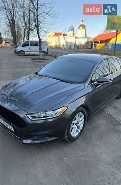 Седан Ford Fusion 2015 в 