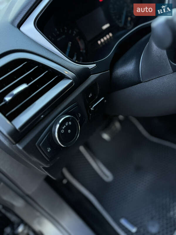 Седан Ford Fusion 2015 в Кицмани