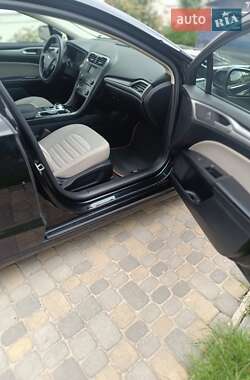 Седан Ford Fusion 2018 в 