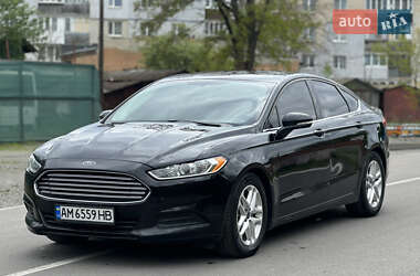 Седан Ford Fusion 2016 в Малине