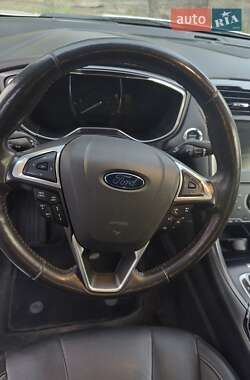 Седан Ford Fusion 2015 в 