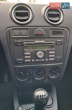 Хэтчбек Ford Fusion 2008 в 