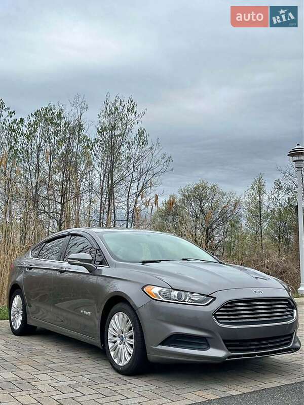Седан Ford Fusion 2014 в 