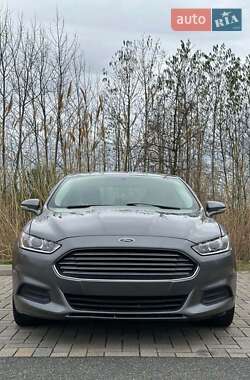 Седан Ford Fusion 2014 в 