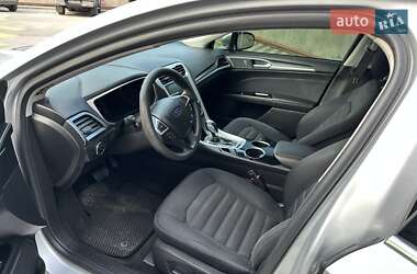 Седан Ford Fusion 2012 в 